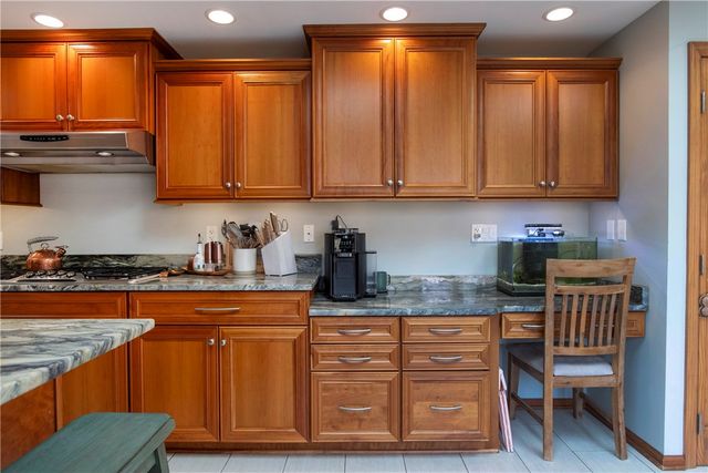 295 Twin Oaks Dr, Pine Twp, PA 15090