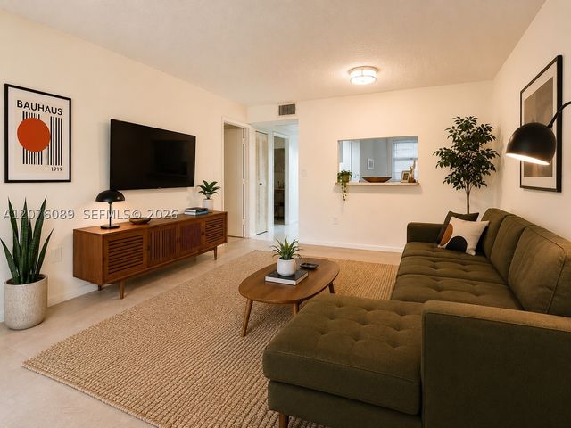 13105 SW 16 CT 105L, Pembroke Pines, FL 33027