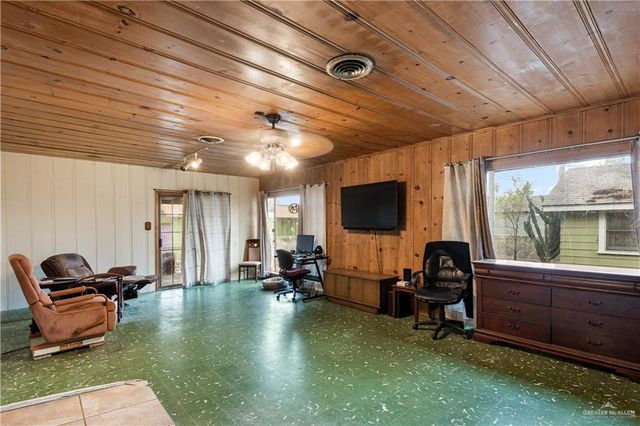 1105 W Maple Avenue, Mcallen, TX 78501