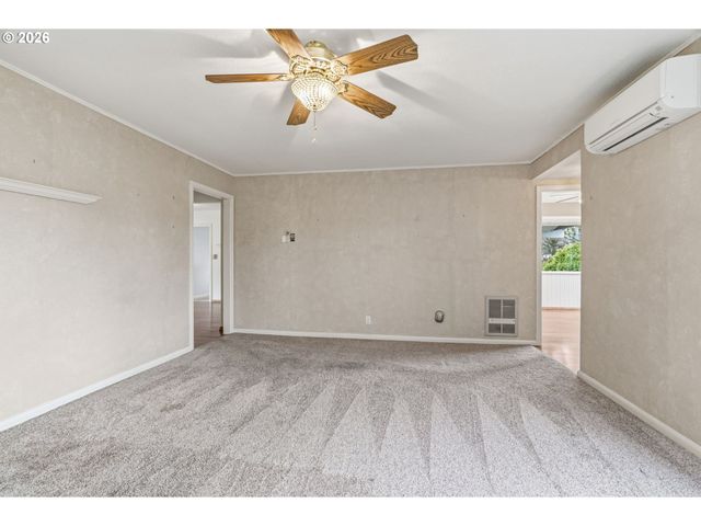 2714 LOUISIANA St, Longview, WA 98632