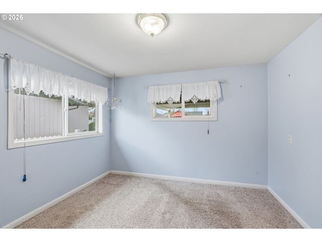 2714 LOUISIANA St, Longview, WA 98632