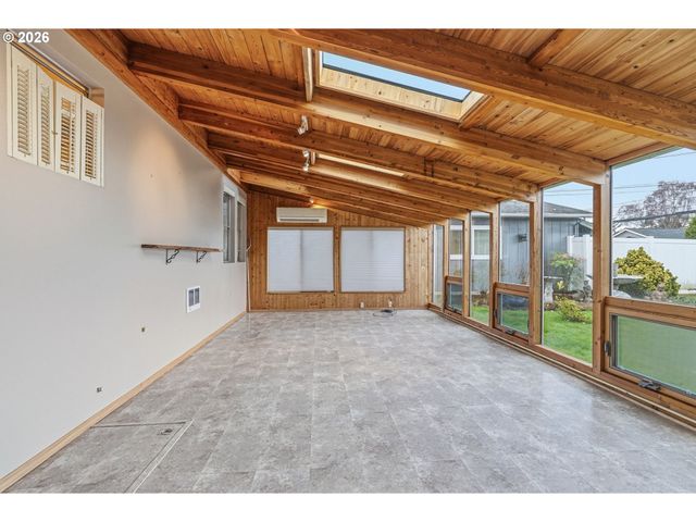 2714 LOUISIANA St, Longview, WA 98632