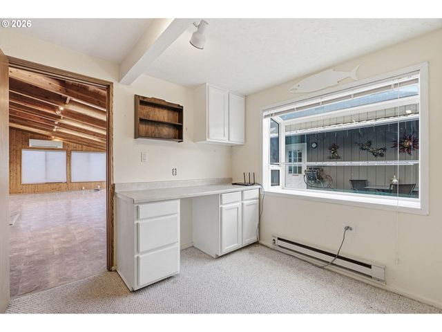 2714 LOUISIANA St, Longview, WA 98632