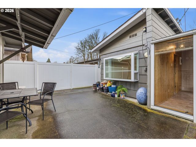 2714 LOUISIANA St, Longview, WA 98632