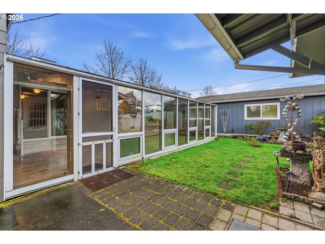 2714 LOUISIANA St, Longview, WA 98632