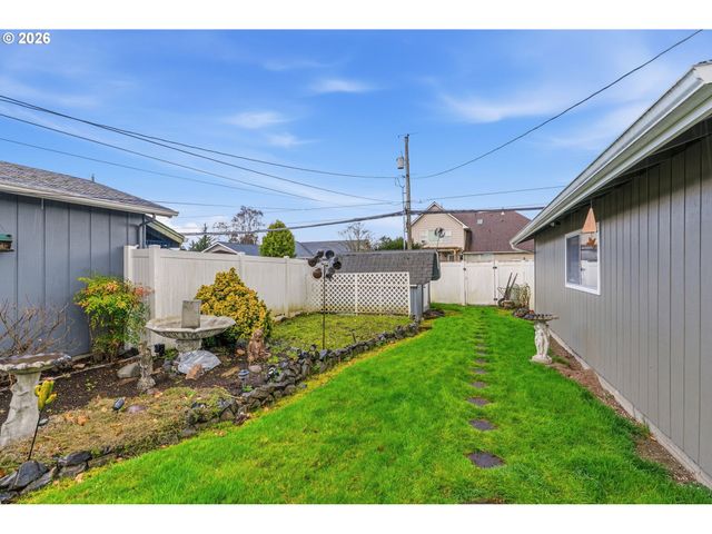2714 LOUISIANA St, Longview, WA 98632