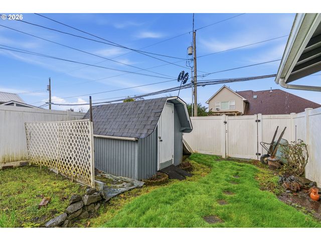 2714 LOUISIANA St, Longview, WA 98632