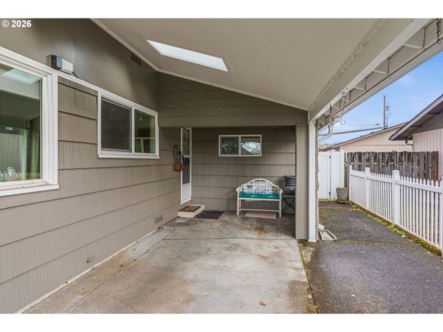 2714 LOUISIANA St, Longview, WA 98632