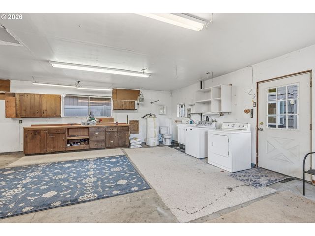 2714 LOUISIANA St, Longview, WA 98632