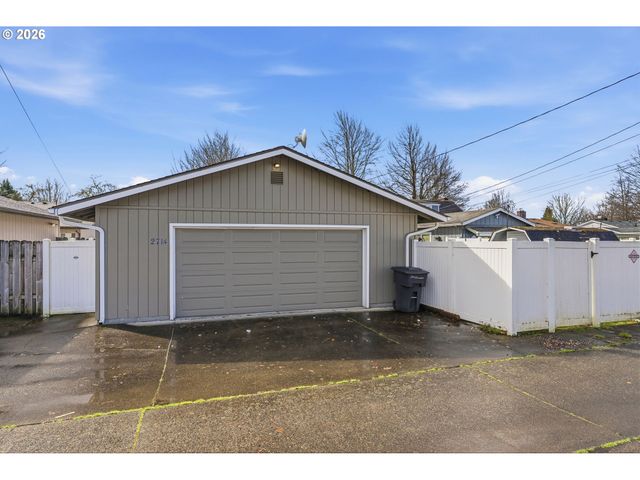 2714 LOUISIANA St, Longview, WA 98632