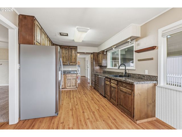 2714 LOUISIANA St, Longview, WA 98632