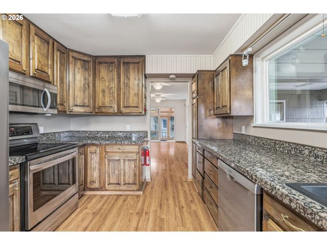 2714 LOUISIANA St, Longview, WA 98632