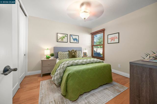 8 Rialto Dr, Clayton, CA 94517