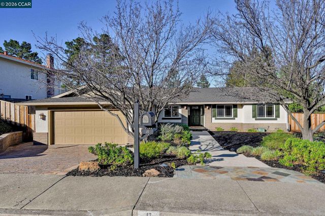 8 Rialto Dr, Clayton, CA 94517