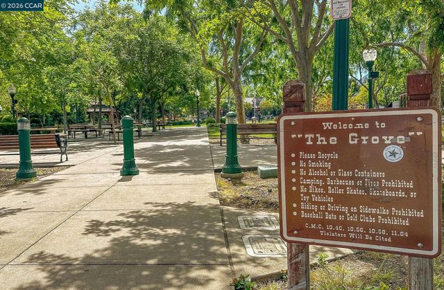 8 Rialto Dr, Clayton, CA 94517