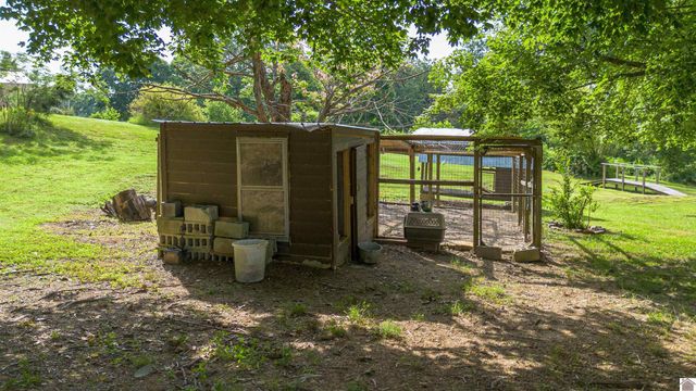 353 Creswell Rd., Princeton, KY 42445