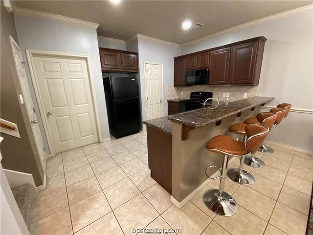 212 Forest Drive, College Station, TX 77840