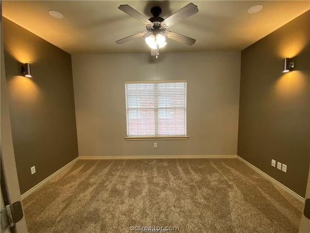 212 Forest Drive, College Station, TX 77840