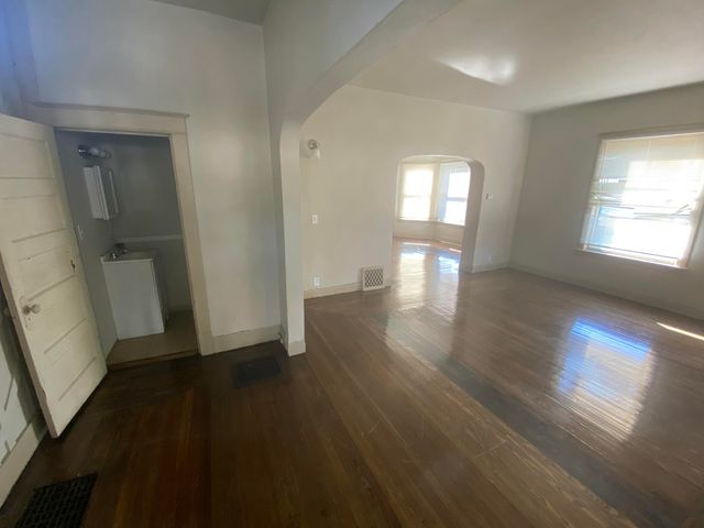 2259 W 10th Place, Gary, IN 46404