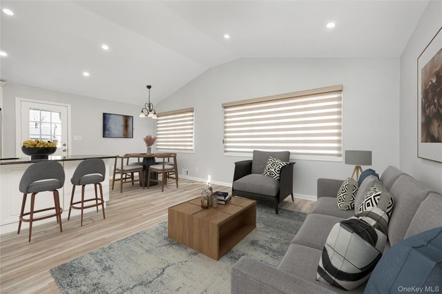 147 W Hampton Road, Lindenhurst, NY 11757