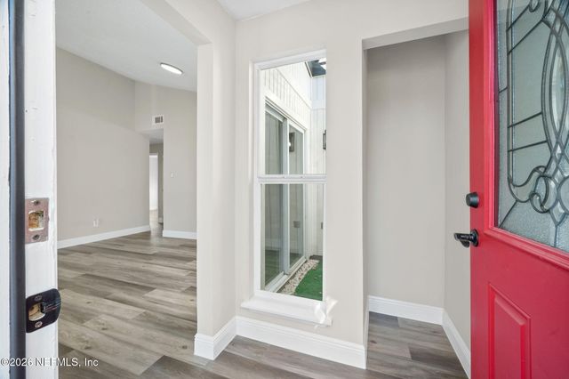 6823 CORALBERRY Lane N, Jacksonville, FL 32244