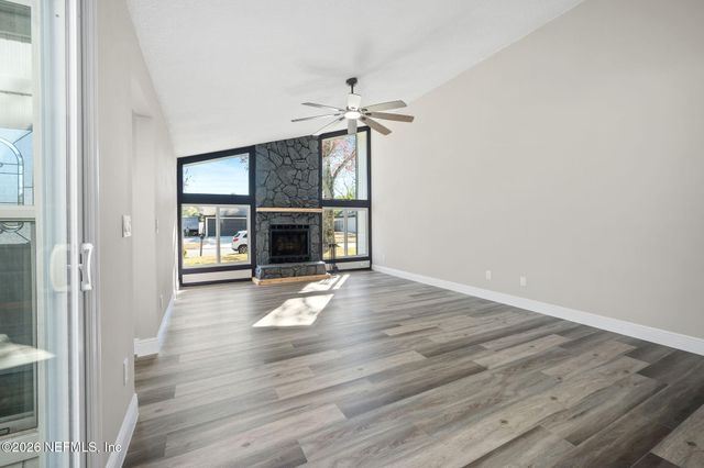 6823 CORALBERRY Lane N, Jacksonville, FL 32244