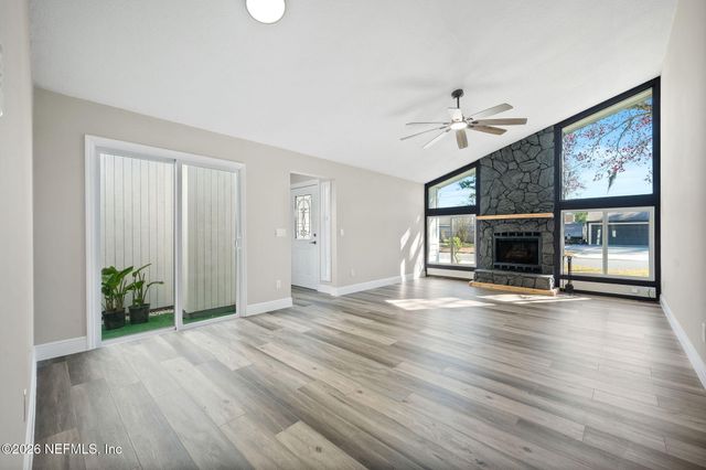 6823 CORALBERRY Lane N, Jacksonville, FL 32244