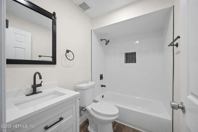 6823 CORALBERRY Lane N, Jacksonville, FL 32244