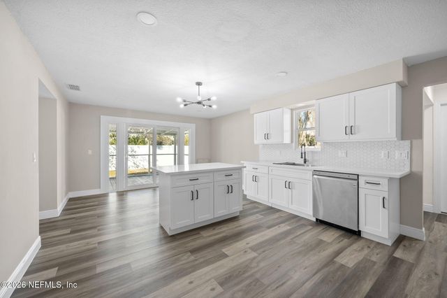 6823 CORALBERRY Lane N, Jacksonville, FL 32244