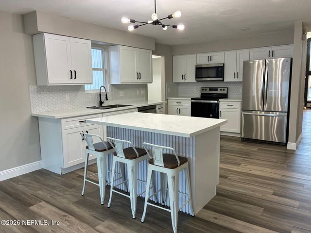 6823 CORALBERRY Lane N, Jacksonville, FL 32244