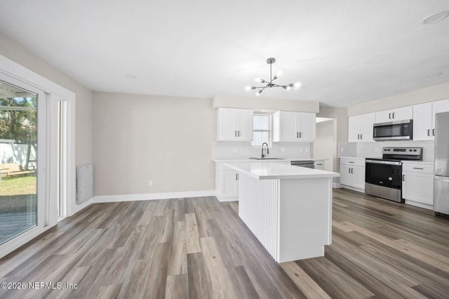 6823 CORALBERRY Lane N, Jacksonville, FL 32244