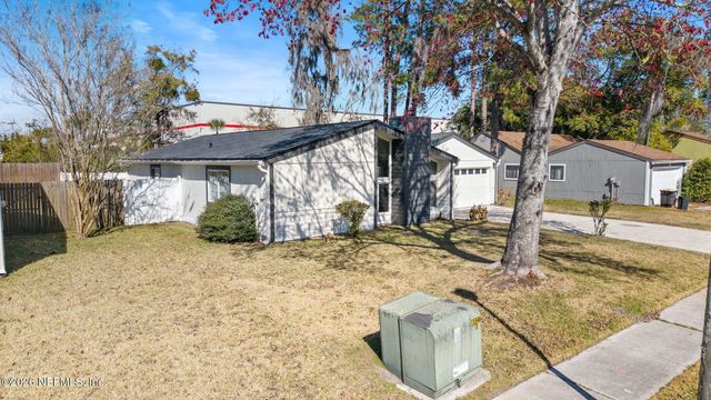 6823 CORALBERRY Lane N, Jacksonville, FL 32244