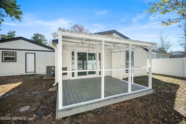 6823 CORALBERRY Lane N, Jacksonville, FL 32244