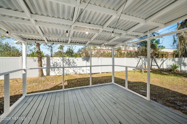 6823 CORALBERRY Lane N, Jacksonville, FL 32244