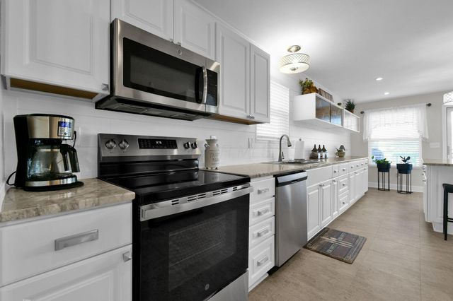 339 Fairfield Drive NE, Pickerington, OH 43147