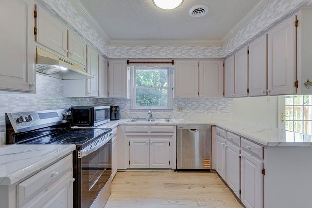 227 Emerald Way, Spartanburg, SC 29302
