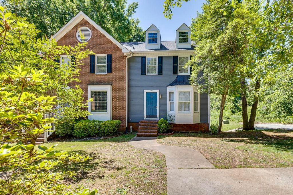 227 Emerald Way, Spartanburg, SC 29302