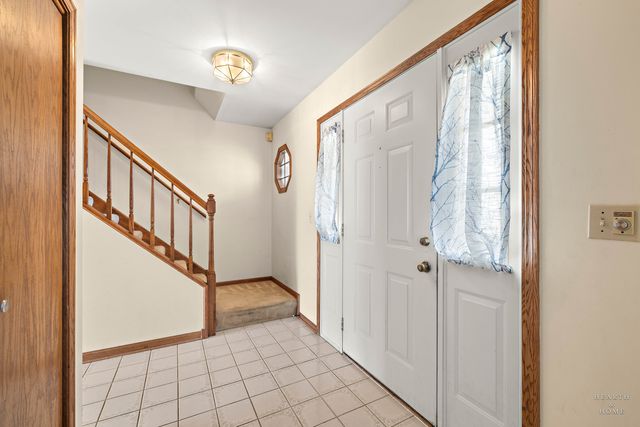 2176 Jordan Lane, Elgin, IL 60123