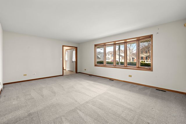 2176 Jordan Lane, Elgin, IL 60123