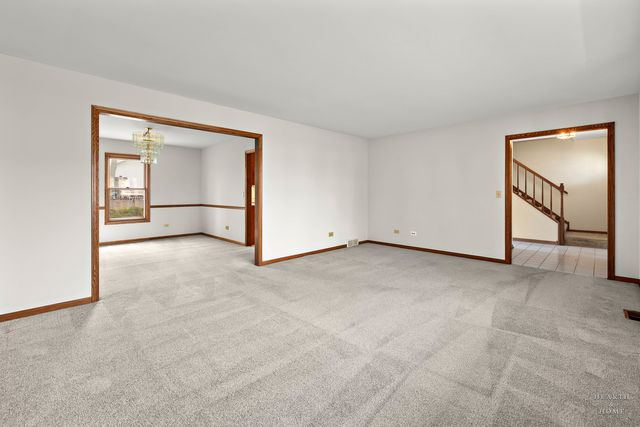 2176 Jordan Lane, Elgin, IL 60123