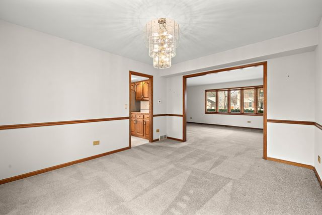 2176 Jordan Lane, Elgin, IL 60123