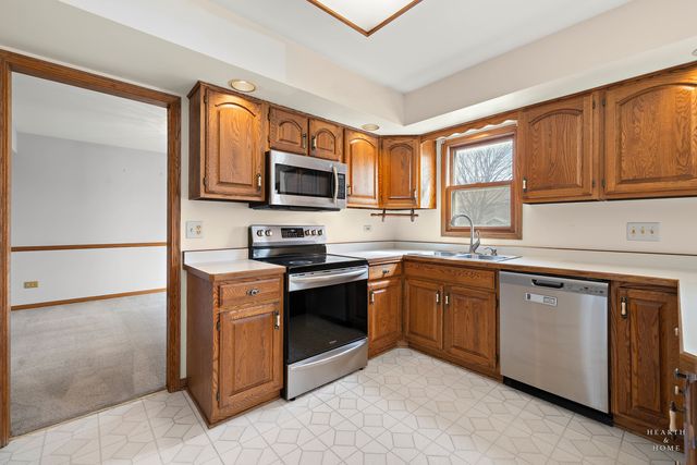 2176 Jordan Lane, Elgin, IL 60123