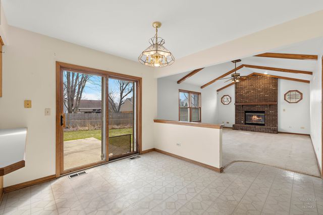 2176 Jordan Lane, Elgin, IL 60123