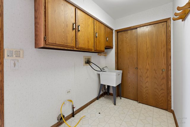 2176 Jordan Lane, Elgin, IL 60123