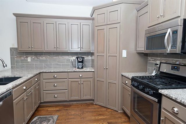 14835 Meadow Lane, Leawood, KS 66224