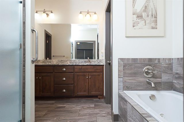 14835 Meadow Lane, Leawood, KS 66224