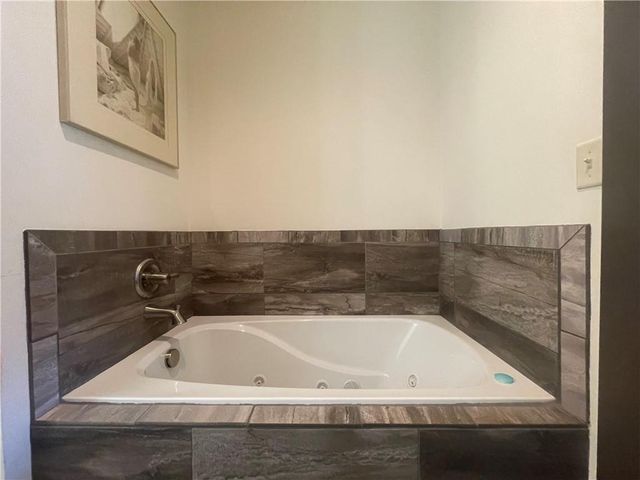 14835 Meadow Lane, Leawood, KS 66224