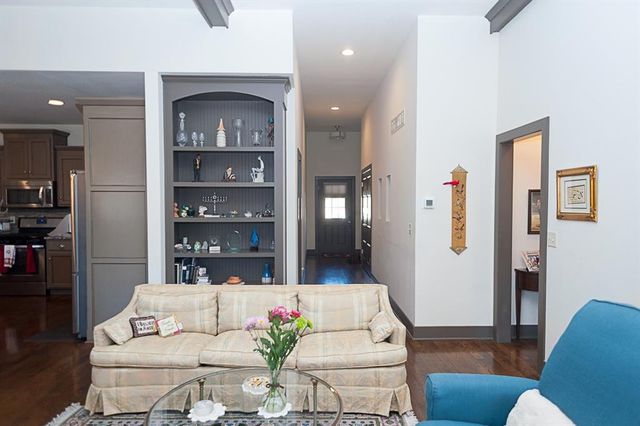 14835 Meadow Lane, Leawood, KS 66224