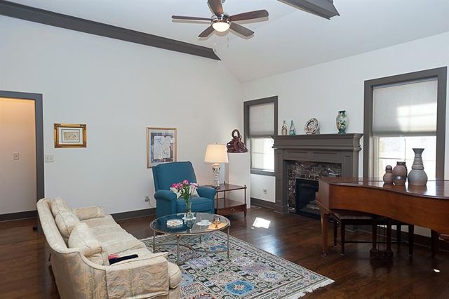 14835 Meadow Lane, Leawood, KS 66224