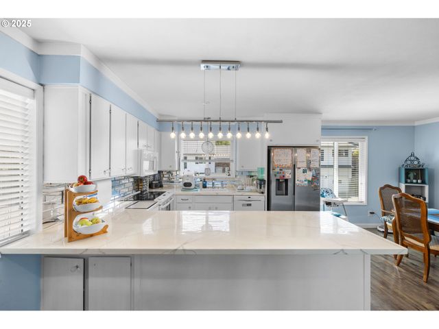 14912 Ne ROSE Pkwy, Portland, OR 97230